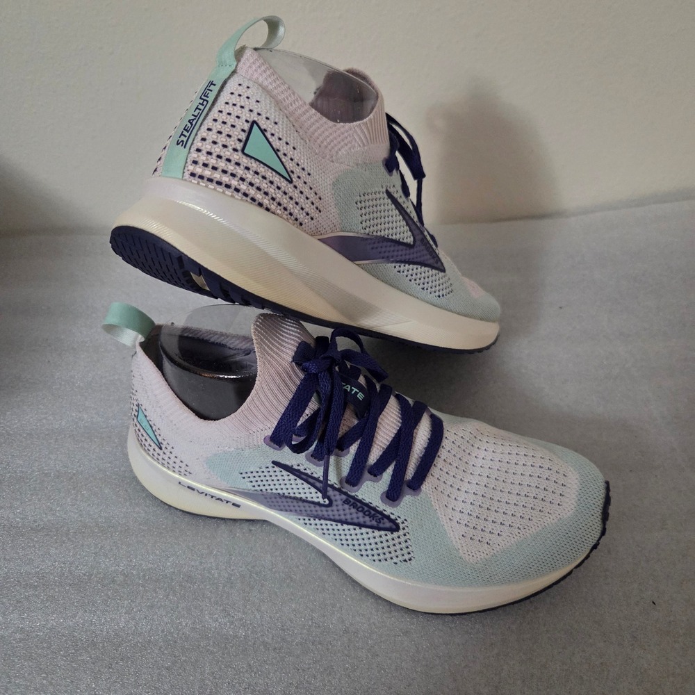 Brooks Levitate StealthFit 5 Womens Sz 8 Running Shoes White Purple 1203591B839